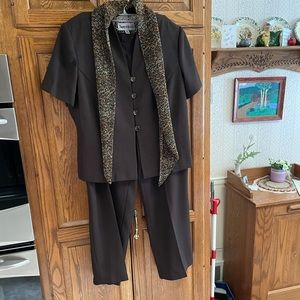 🔆NWOT Animal Print Suit